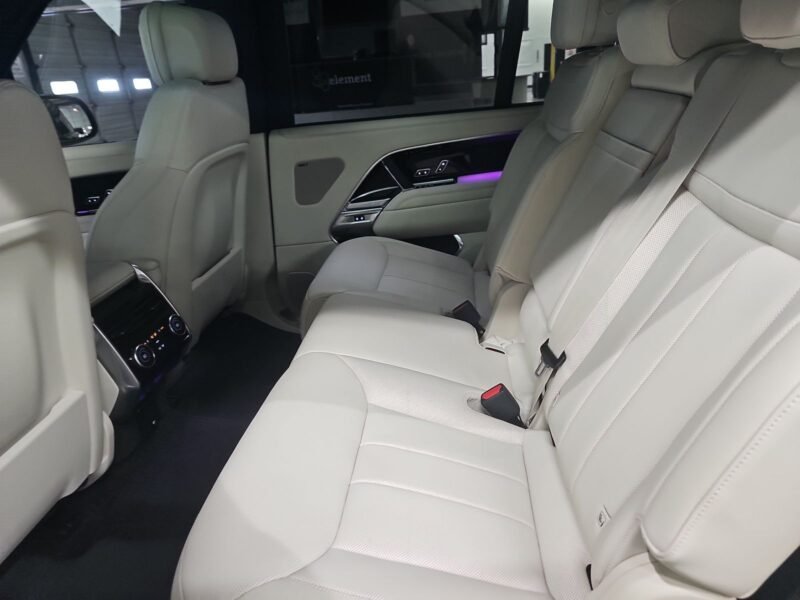 🚙 À Vendre : Land Rover Range Rover SE LWB 2025 – Espace, Luxe et Technologie pour 7 Passagers ! 🚙