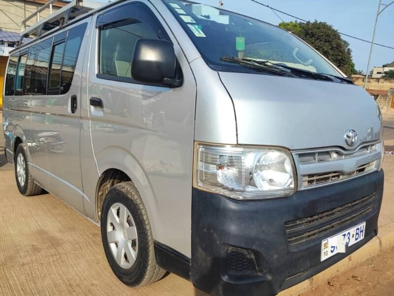 TOYOTA HIACE ANNÉE 2017