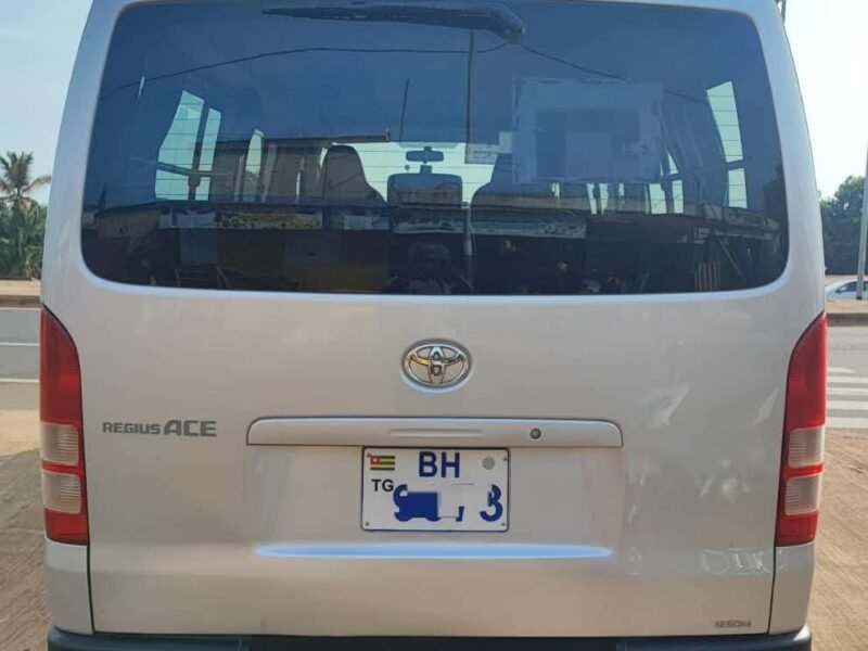TOYOTA HIACE ANNÉE 2017